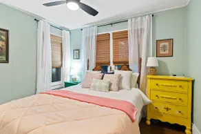 Funky Flat 2 Bedroom off Egan - Image 3
