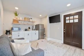 1 Bedroom on Smith St Providence - Image 3
