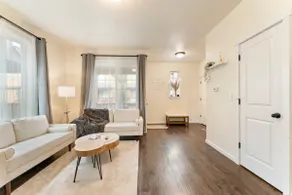 Chic Dwelling for Business & Leisure! - Image 5