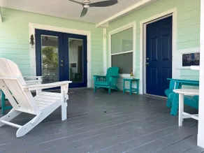 3 Bedroom/3 Bathroom Charming DT Beach House - Image 4