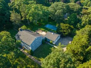 * East Hampton Oasis * - Image 4