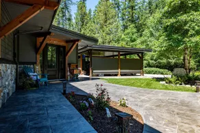 Modern, Luxury Riverfront Rancher Home on Acreage - Image 2
