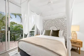 Penthouse with Private Roof top terrace- NOOSA - Image 3