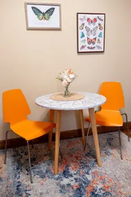 Cozy, Walkable Apt. w/ Kitch. & Parking for 4 - Image 5