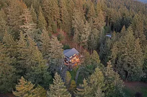 Stunning Views, Game Room, Minutes to Town - Image 3