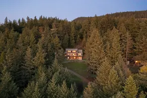 Stunning Views, Game Room, Minutes to Town - Image 4