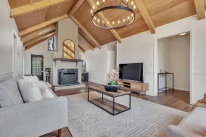 Charming Ranch in Wilmington - Image 2