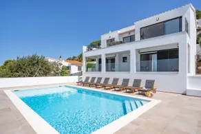 Villa Bella | fantastic seaview | heated pool - Image 2