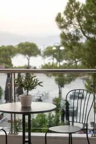 Byron Luxury Apartments A4 -park & sea view - Image 3