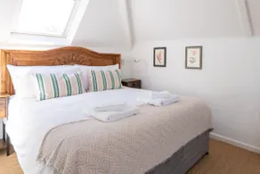 Tranquil cosy apartment in centre of Avening - Pass the Keys - Image 5