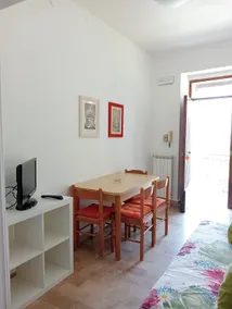 2-bedroom apartment with balcony - Image 3