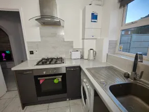 Tyburn Home, Birmingham with FREE Parking - Image 5