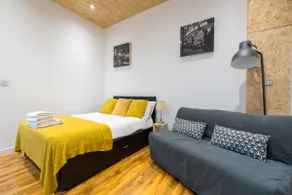 City Centre Vintage Chic Studio - Image 3