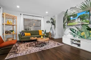 Walkable Uptown Boho Retreat - Image 2