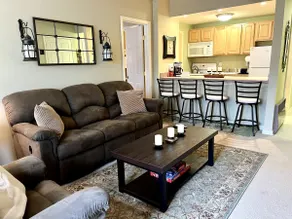 Slope-Side Condo, Pet Friendly w/ Fireplace &Views - Image 3