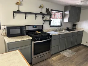 Sportsman’s Lakefront Trailer House - Image 5