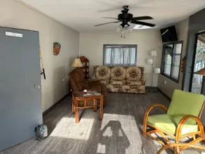 Sportsman’s Lakefront Trailer House - Image 3