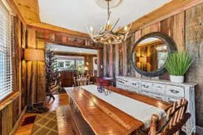 Sleeps 8-Downtown-Fire Pit-Pets - Image 3