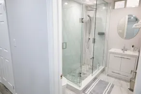 Comfy Cozy Nest in Ancaster with private entrance - Image 5