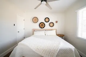 Family Friendly Home by Downtown with 3 Beds - Image 5