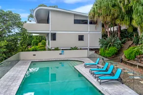 Waves 3 Luxury 3 Bedroom Endless Ocean Views Central Location + Buggy - Image 3