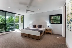Waves 3 Luxury 3 Bedroom Endless Ocean Views Central Location + Buggy - Image 4