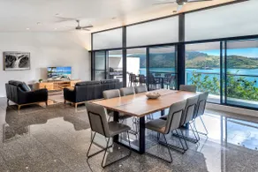 Waves 3 Luxury 3 Bedroom Endless Ocean Views Central Location + Buggy - Image 5