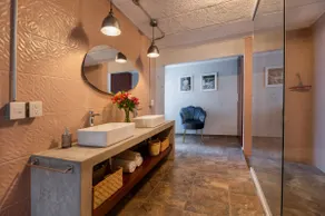 Casa Tiptón - Artsy in the City - Image 5
