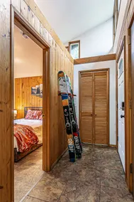 Riverfront Cabin near Mt. Rainier Sunrise entrance - Image 2