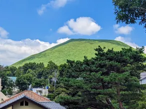1 rental house / Maximum 8 people / Open-air bath / BBQ (can be used in the rain) / 75” large TV / Free parking for 2 cars / Cherry blossoms - Image 3