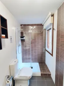 Modern duplex in downtown Cambados - Image 5