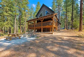 Reindeer Lodge w/ private hot tub & covered deck - Image 5