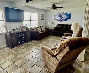 Barn on the Bay 300' Lighted Pier 4BR Palacios Bay House Sleeps 10 - Image 3