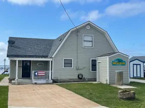 Barn on the Bay 300' Lighted Pier 4BR Palacios Bay House Sleeps 10 - Image 2