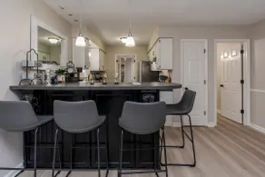Luxurious Home Away From Home - Image 4