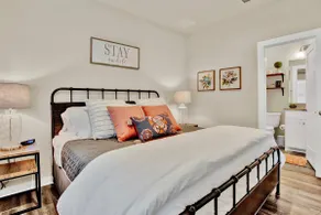 Modern Condo-3 min to Main - Image 3