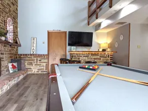 Level lakefront, family-friendly, hot tub, low fees, private dock - Image 5