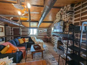 Bird Haven Log Cabin - Image 3