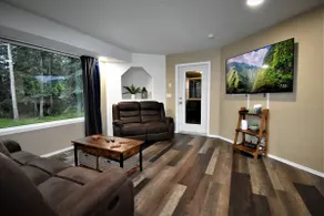 Spacious & Quiet Family Retreat - Image 2
