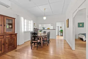 Nans House! 2bed, 1bath, 1car ~ East Brisbane - Image 5