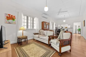 Nans House! 2bed, 1bath, 1car ~ East Brisbane - Image 4