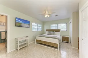 Newly Remodeled Beach Home, 1 mile to the Beach! - Image 5