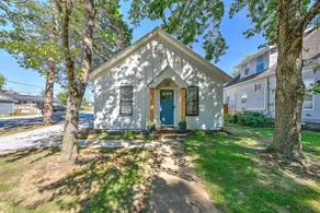 King Bed | Heated Pool | .2 Miles Dwtown Rogers - Image 3