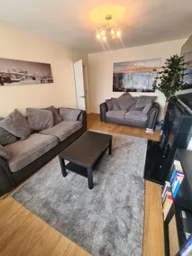 Stylish family home with free parking. Nr Bristol - Image 2