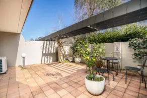 Stylish apt facing the historic Telopea Park - Hosted by CanStay - Image 4
