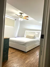 Charming and spacious - Image 5