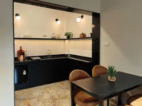 Spacious One Bedroom Villa with Garden - Image 4