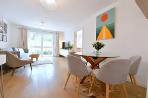 Central London 2 bedrooms apartment sleep 6 Free parking - Image 2