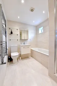 Central London 2 bedrooms apartment sleep 6 Free parking - Image 5