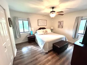 Americana Farmhouse in the country - Image 3
